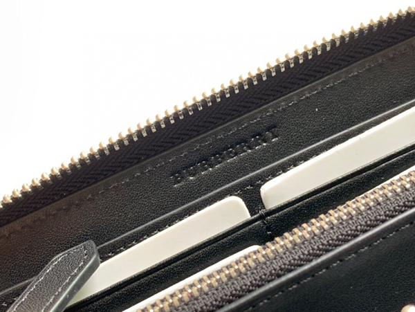 バーバリー財布角部分ディテール